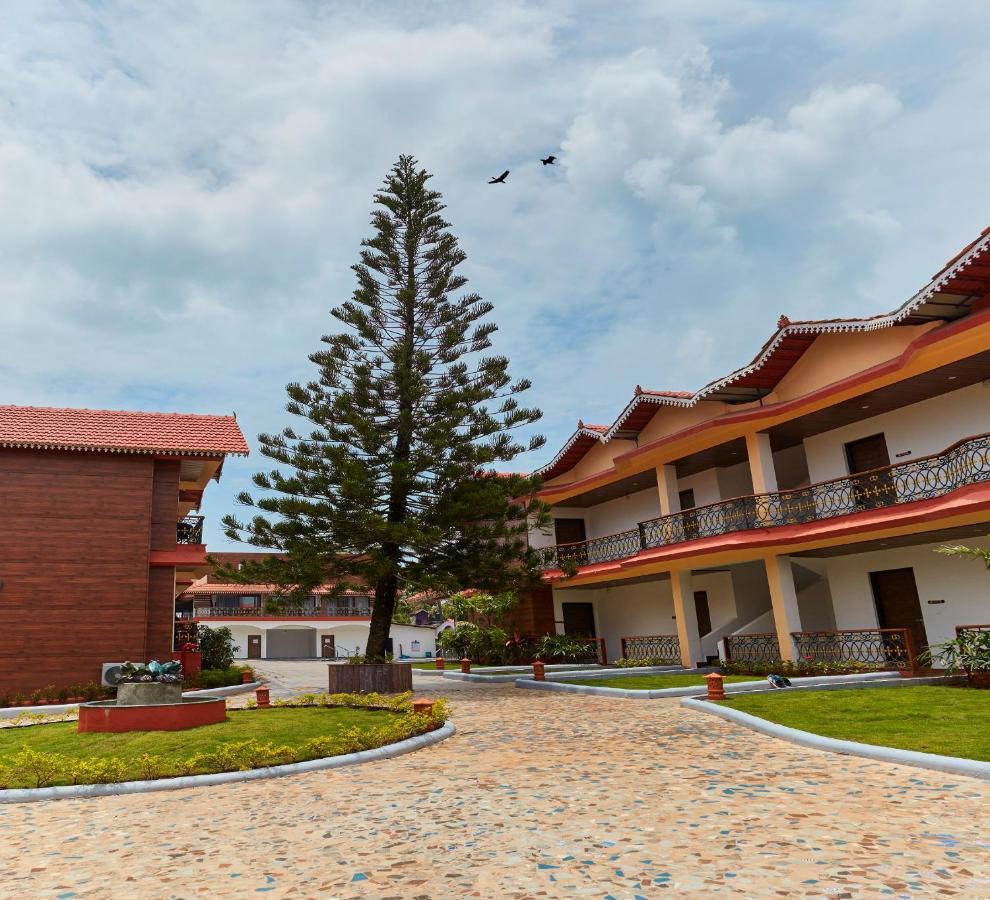 Sea Queen Beach Resort & Spa Colva Exterior photo